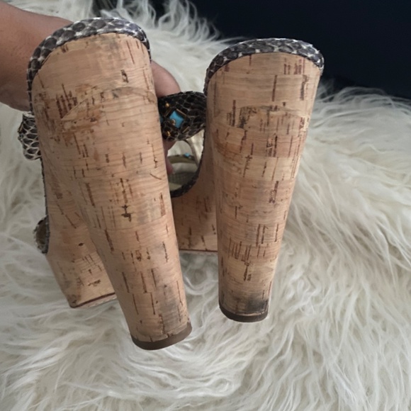 Prada heels - Picture 4 of 9